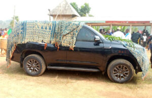 Chefferie Fotetsa : Le peuple offre un Prado à SM Atonfack Paul II Daniel, symbole d’unité